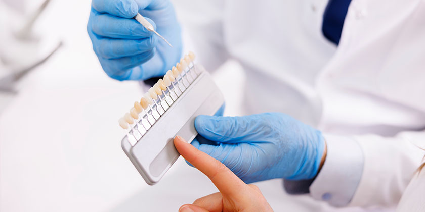 Composite Vs. Porcelain Veneers: Which Is Right For You?