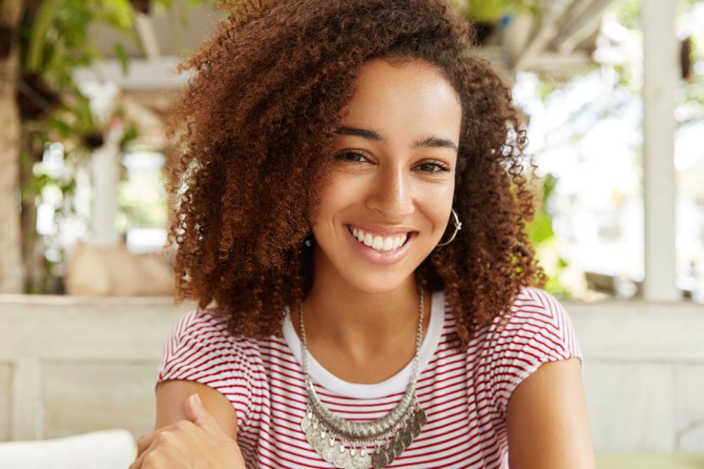 Four Easy Tips To Have The Perfect Smile In Photos
