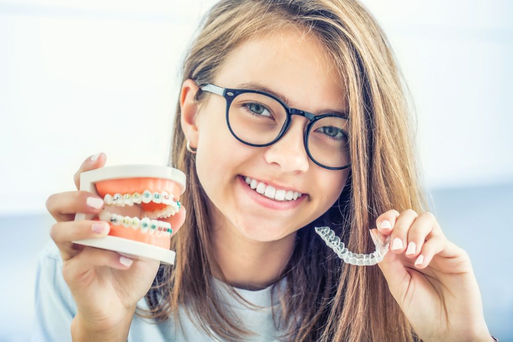 What You Need To Know About Orthodontic Retainers