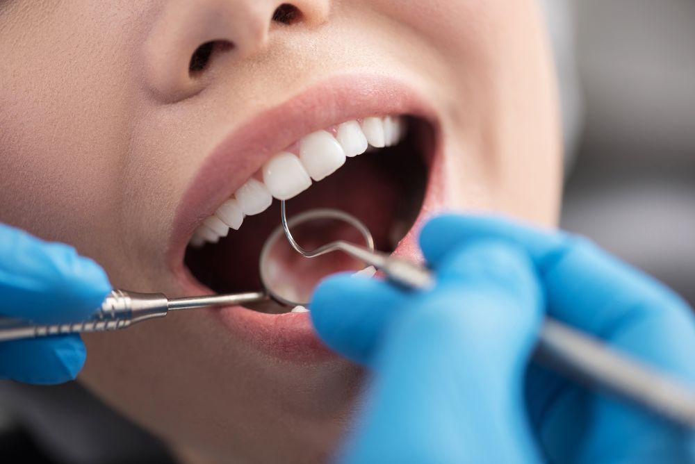 When The Crown Tooth Hurts Years Later: Causes & Treatment Options